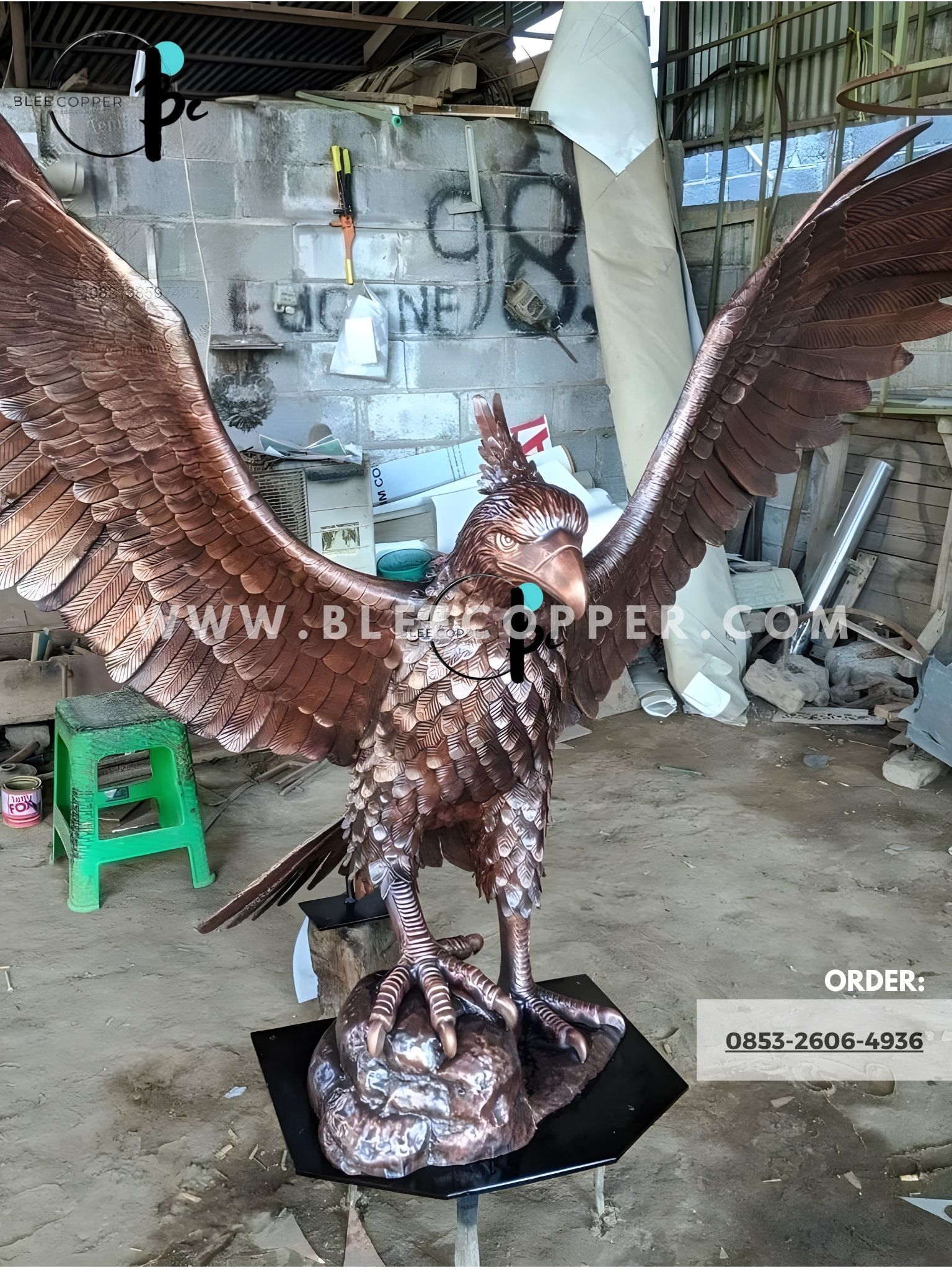 Patung Garuda Tembaga