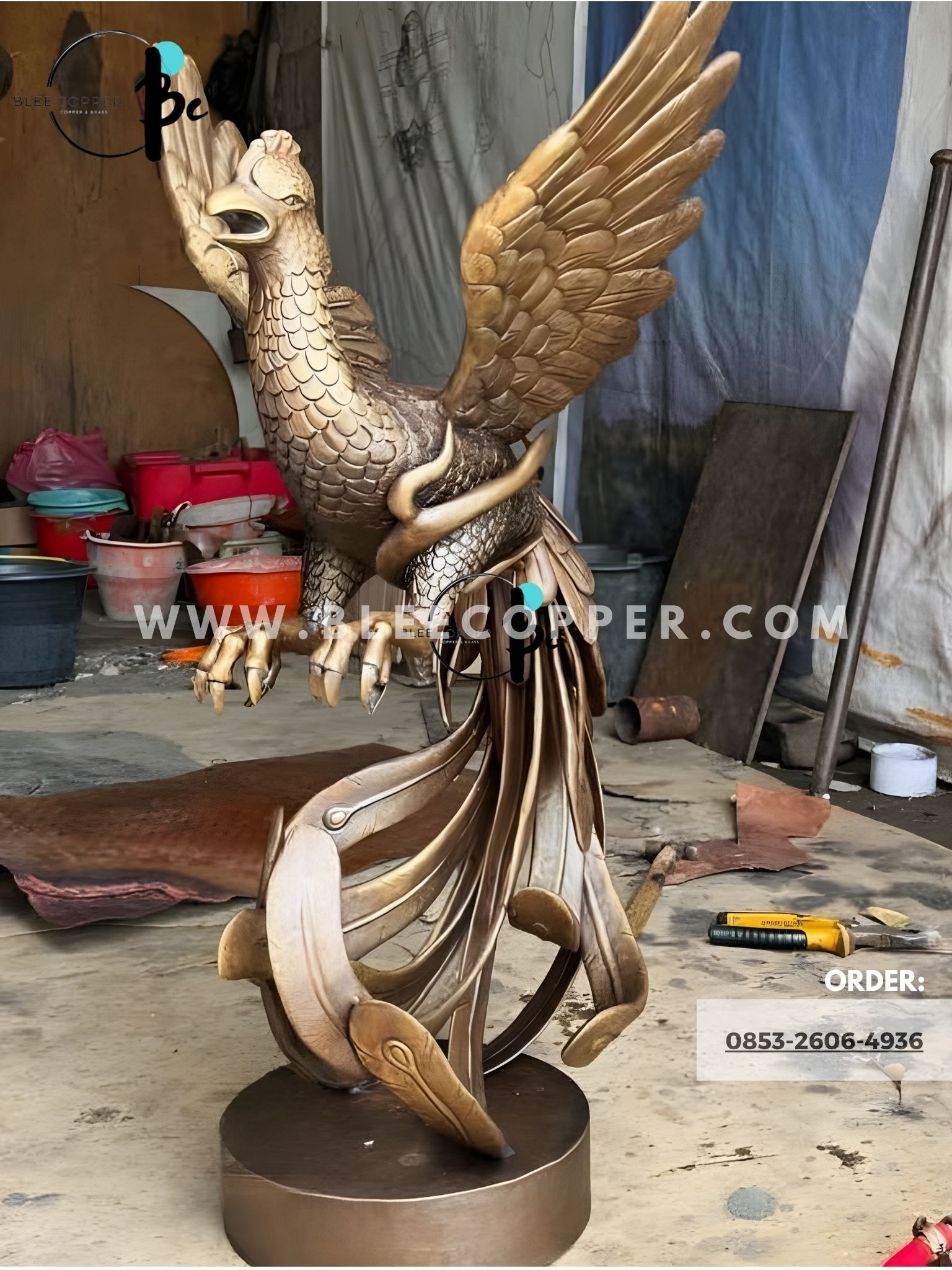 Patung Phoenix Kuningan