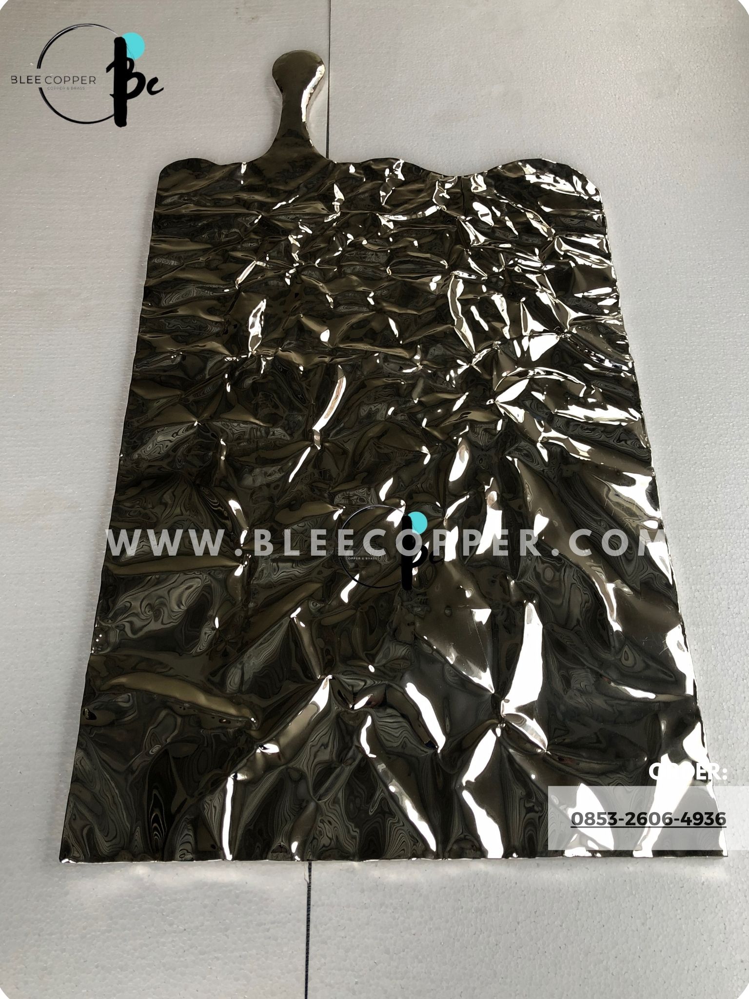 Hiasan Dinding Kuningan Motif Abstrak