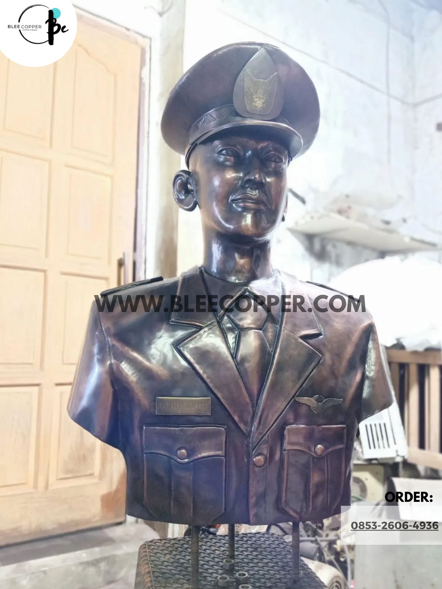 Patung Setengah Badan Tentara